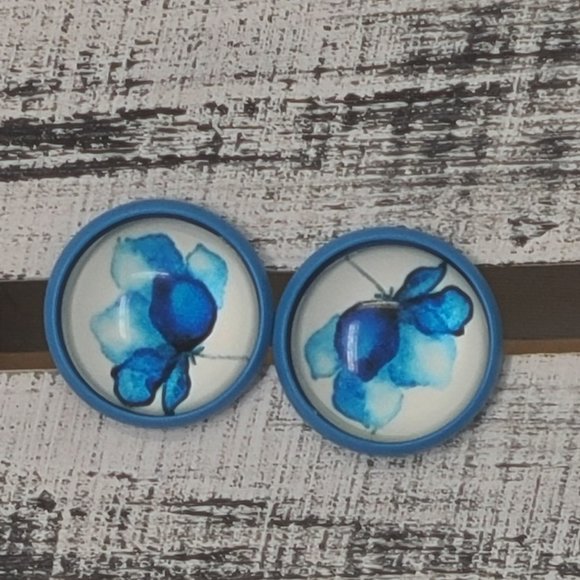 Earrings - Picture 8 of 16